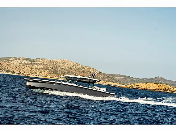 Axopar 37 Sun Top (2 cabins)