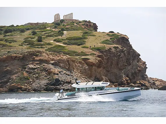 Axopar 37 XC Cross Cabin (2 cabins)